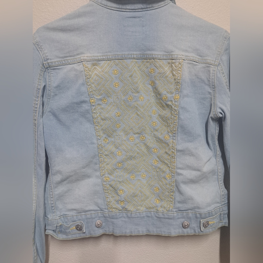 LuLaRoe Denim Jacket Women Size Small Light Wash Embroidered Jean Trucker Jacket - Picture 9 of 10